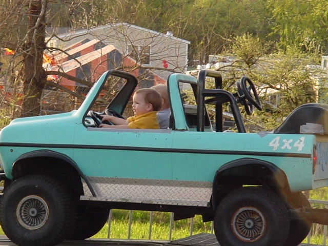 2003/03(March)/Rodeo_Pix/640x480_2 5 4WheelingWithMyBuddy.JPG